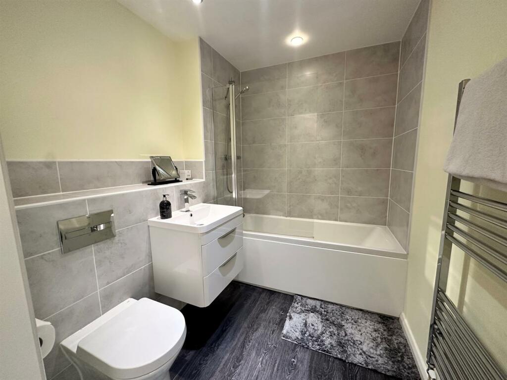 bath 1.jpg