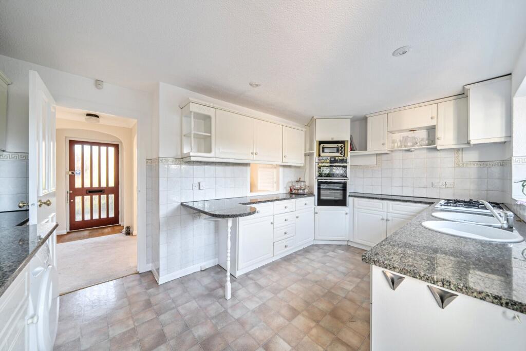 Gainsborough Close, Esher, KT10