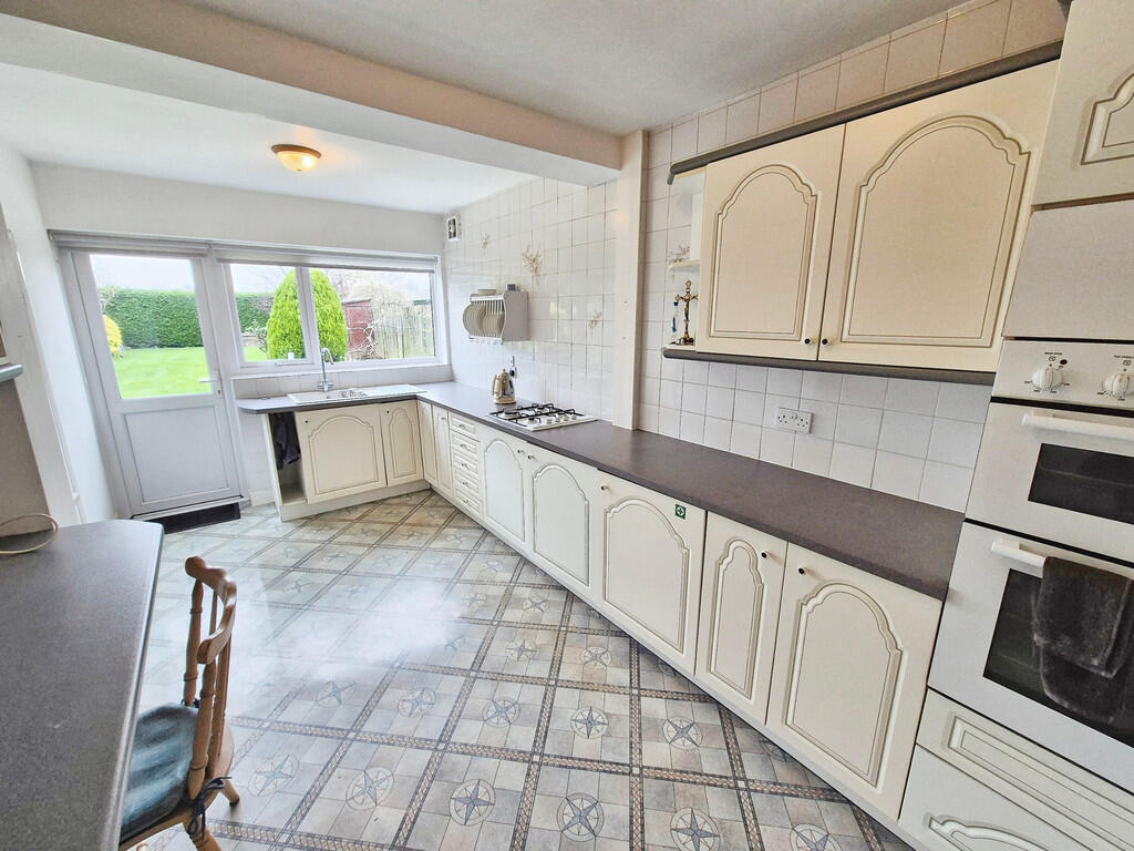 Kitchen/Breakfast...