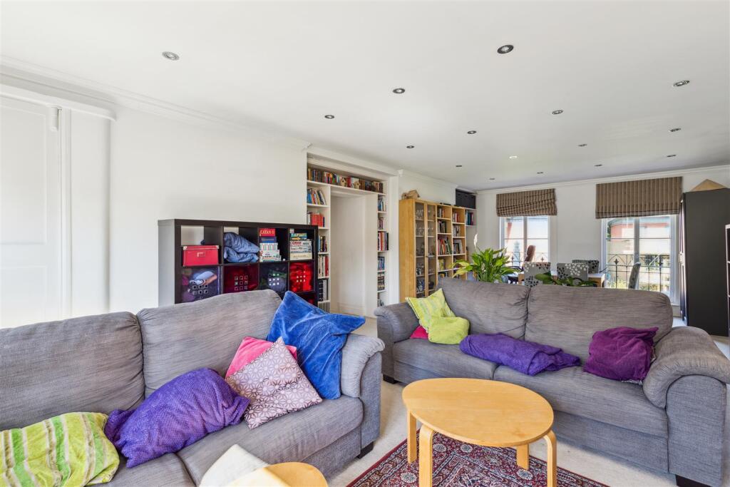 Oakbrook, W6 - FOR SALE