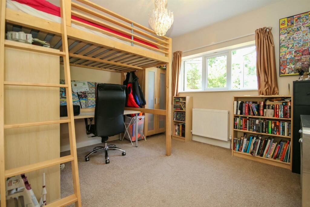 Bedroom 4.jpg