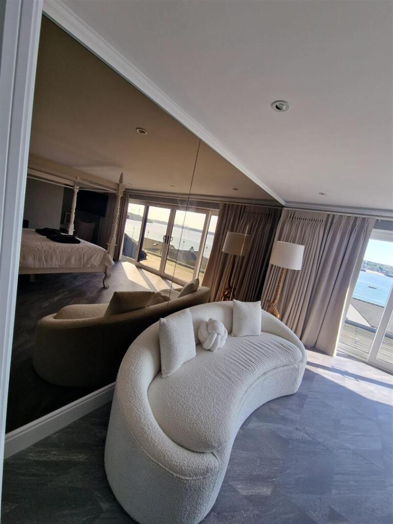 whitewings bed1.jpg