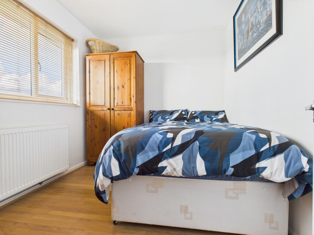 CAM03729G0-PR0127-STILL001