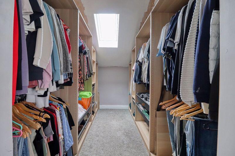 Master Walk in Wardrobe