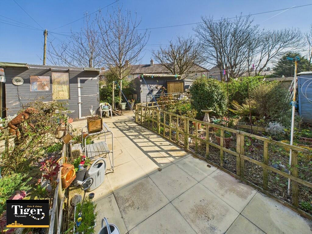 CAM02176G0-PR0526...