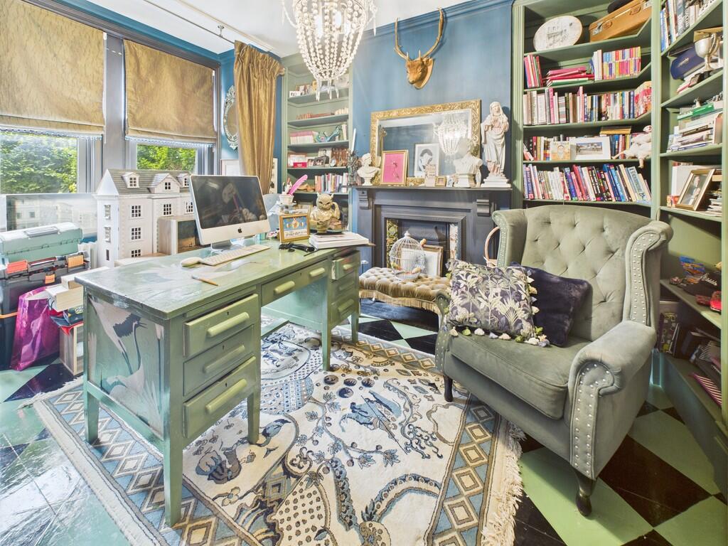 CAM05068G0-PR0032...