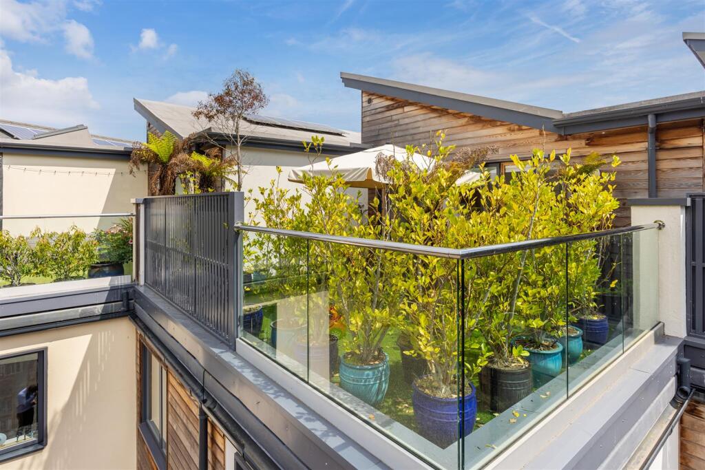 A42 - 17 Baltic Way Totnes - 250514.jpg