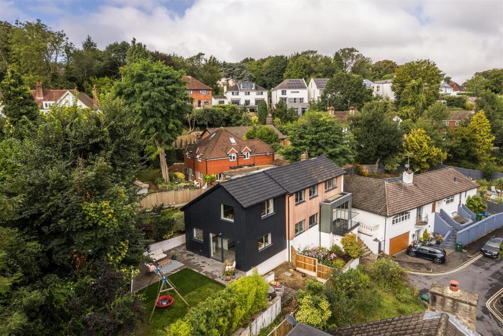 2 Withdean Close-10.jpg