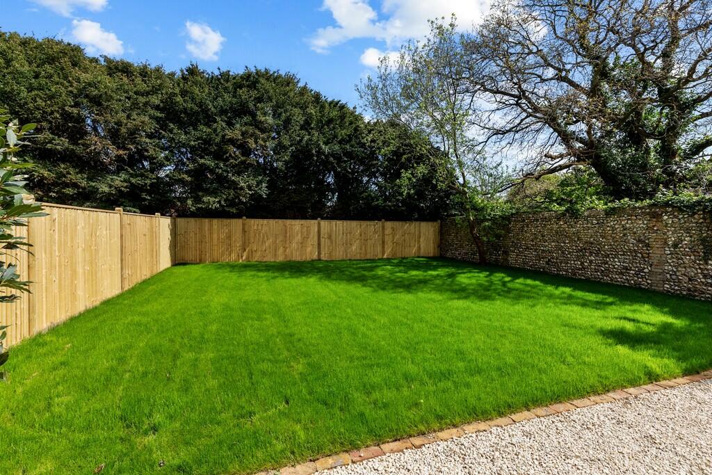 4 Courtwick Park ...