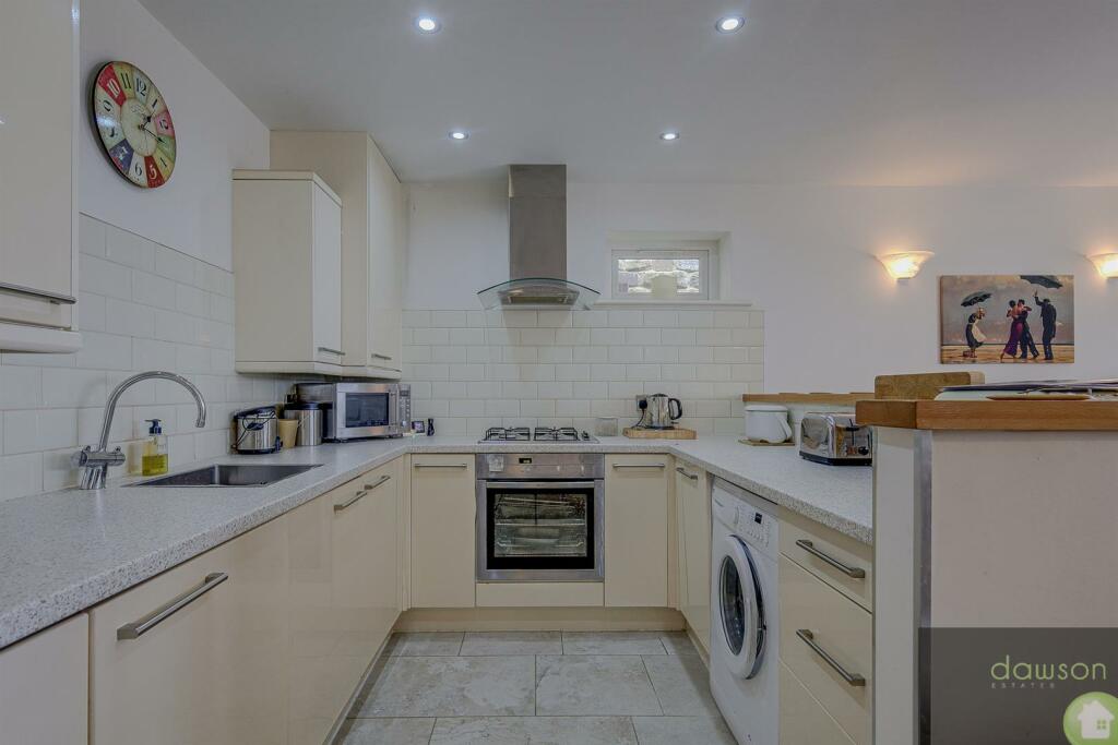 Lounge/Kitchen