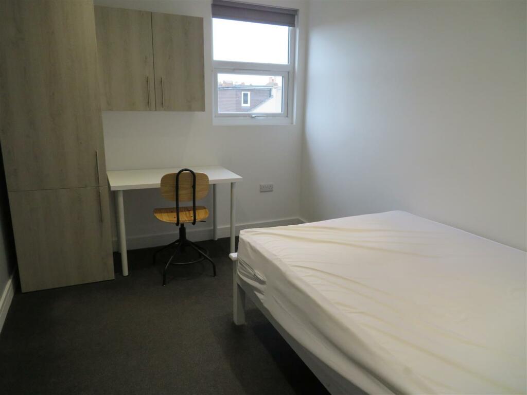40 Darlington Room 5.JPG