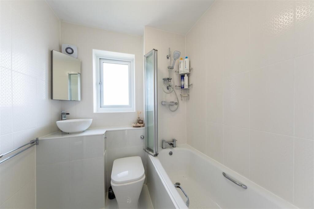 9 Simmonds Close-022.JPG