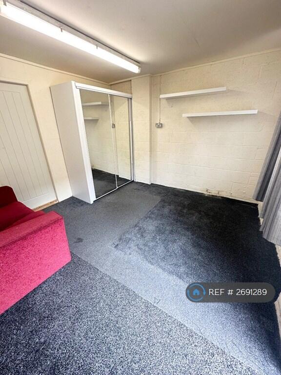 Garage/Annex