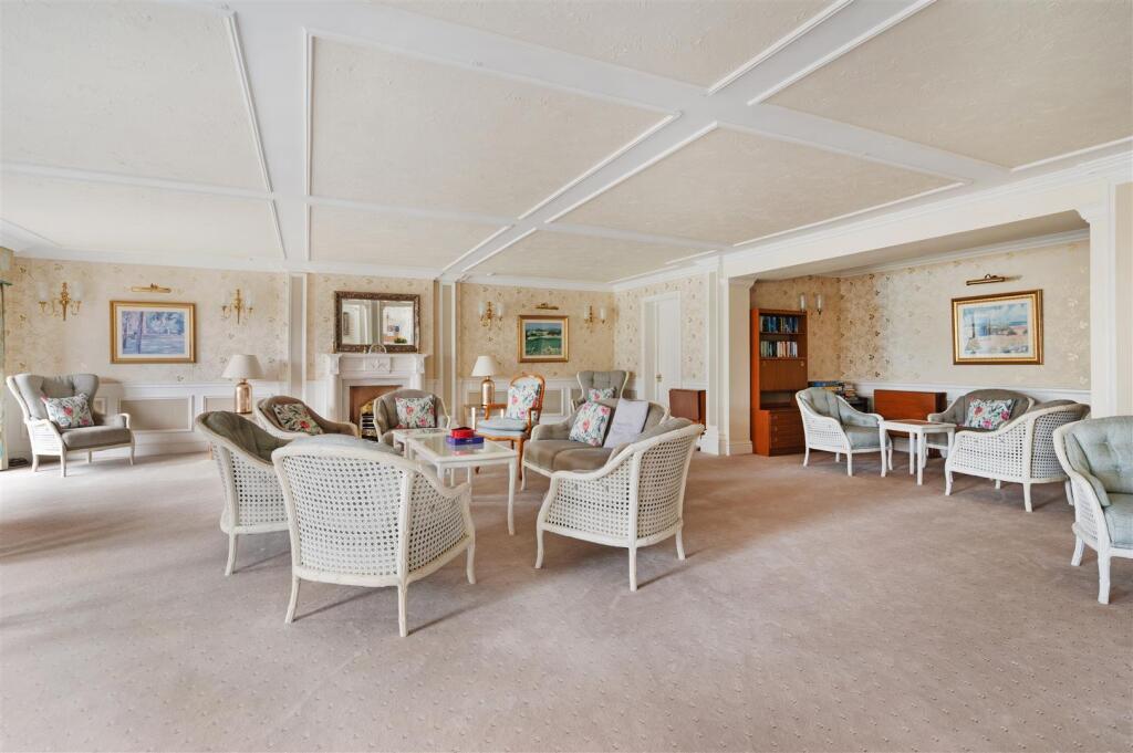 Communal Lounge and Laundry