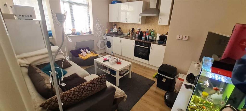 Lounge/ Kitchen