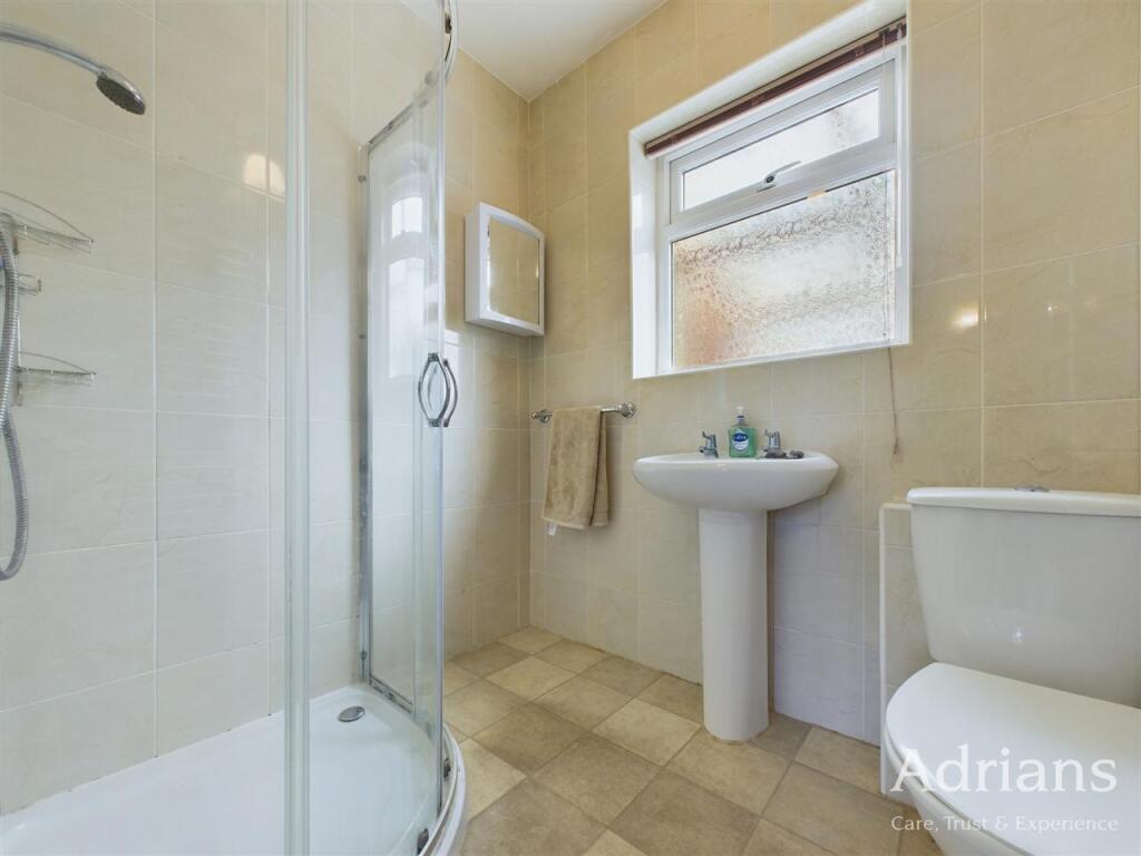 SHOWER ROOM