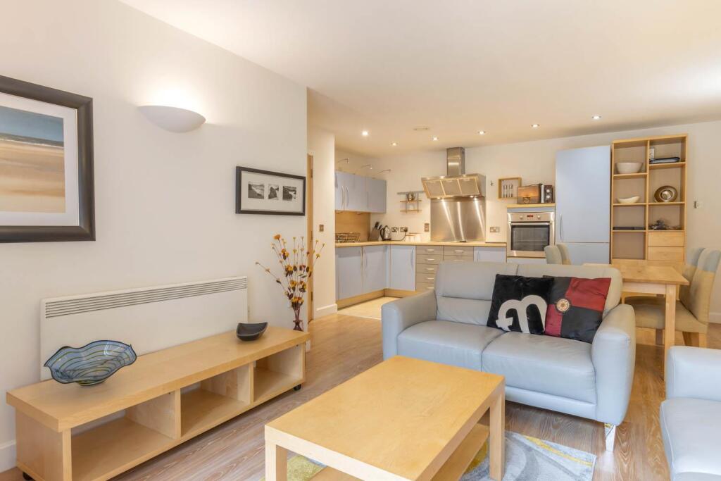 Living/dining room