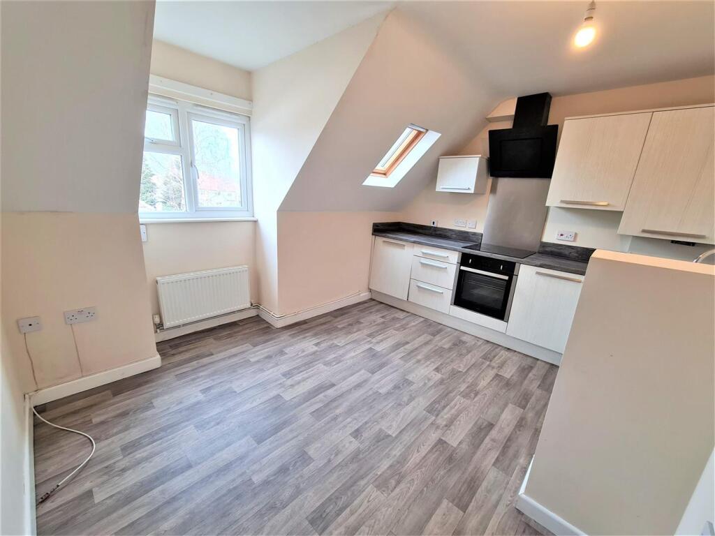 Open Plan Sitting Room/ Kitchen Pic 1