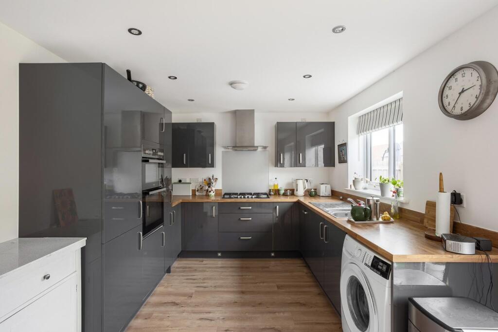 89 Harebell Rd-16.jpg