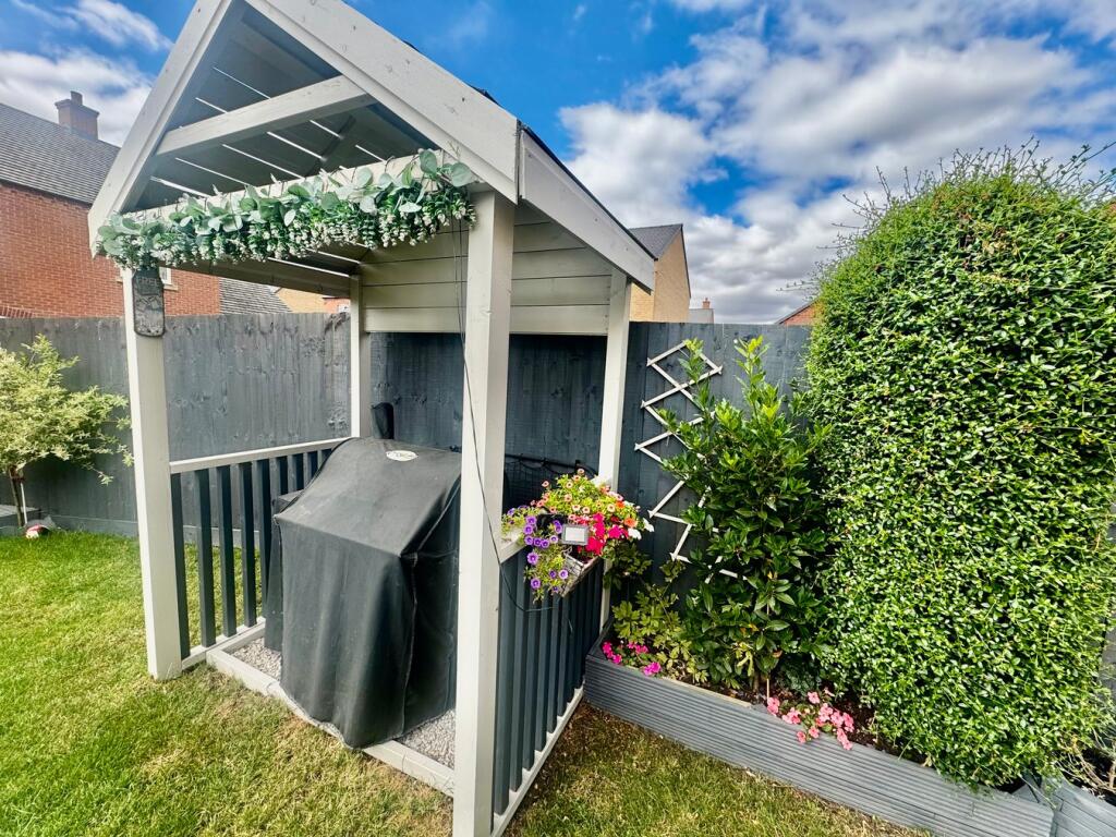 BBQ Enclosure