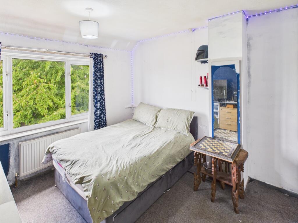 EweMove Pudsey - Bedroom 1