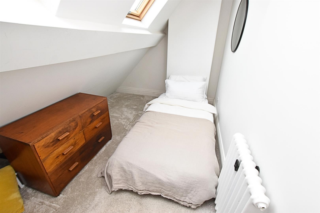 THIRD BEDROOM/DRESSING ROOM