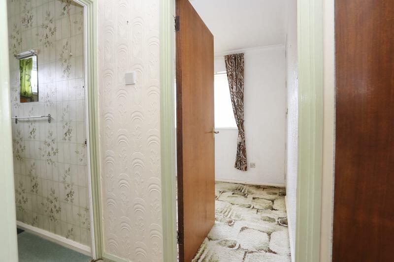 Inner Hall through To Bedrooms &amp; ...