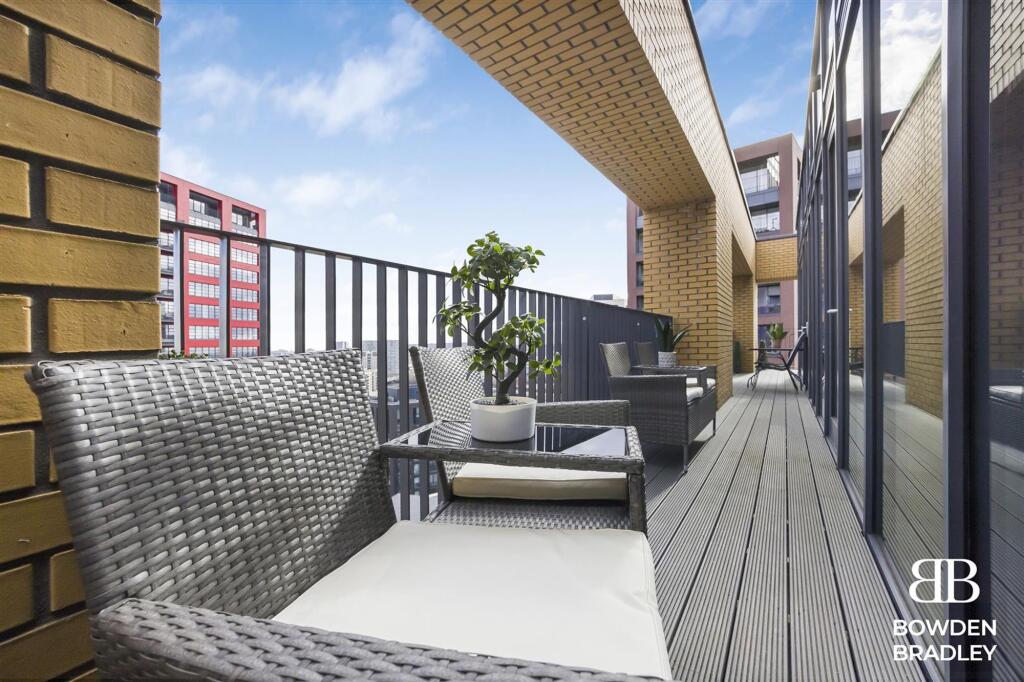 Wrap Around Terrace