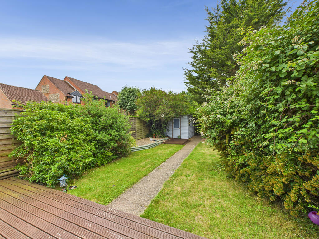 CAM02909G0-PR0424-STILL025