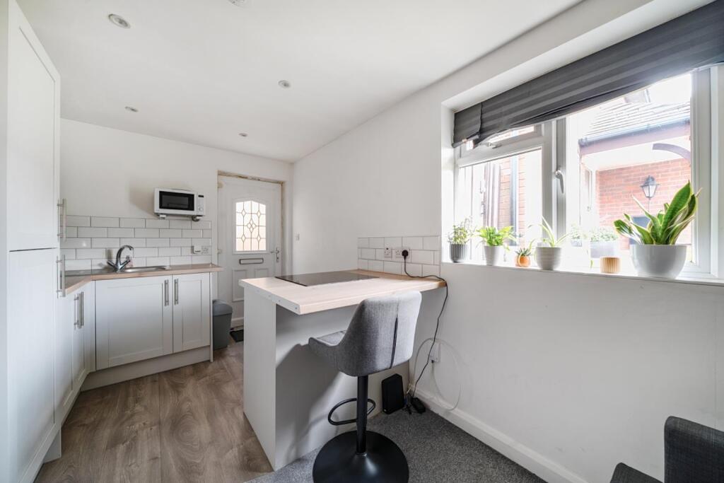 4-681b655399138-1286163-ARW-4 .jpg