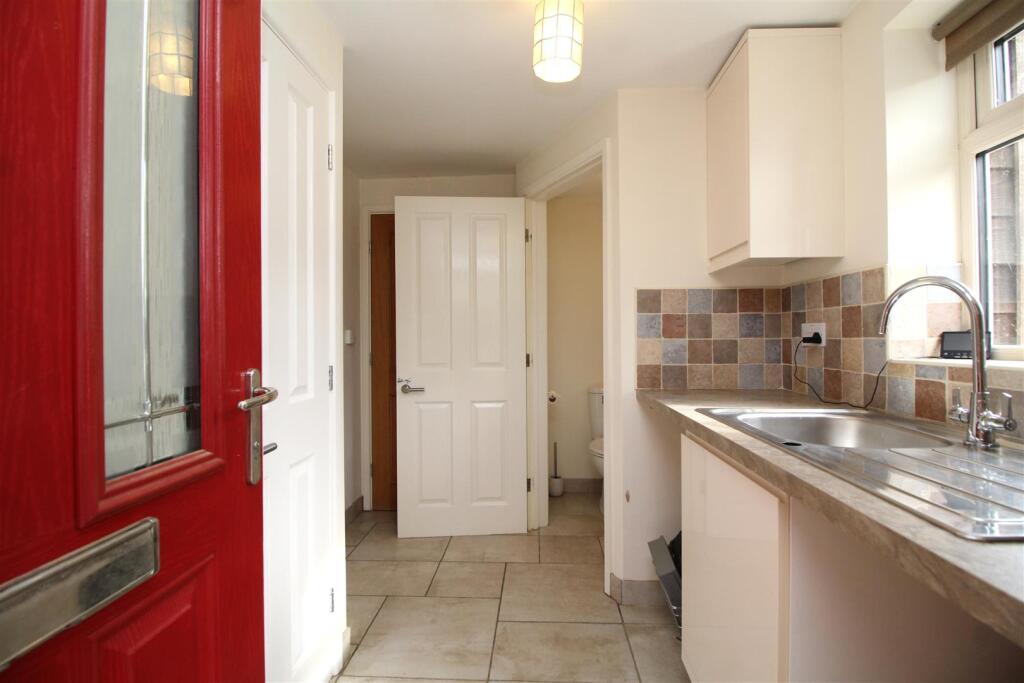 utility and cloakroom.JPG