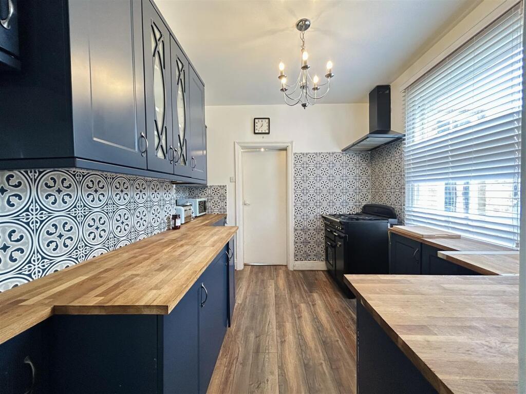 KITCHEN...jpeg