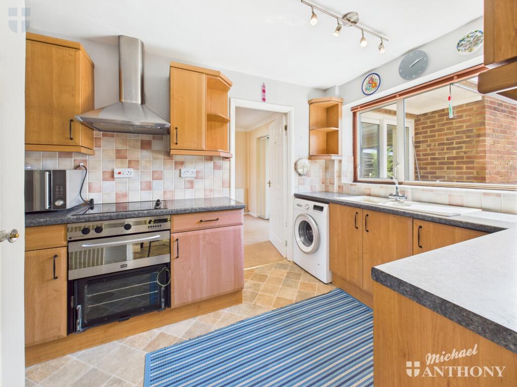 CAM03852G0-PR0346-STILL006