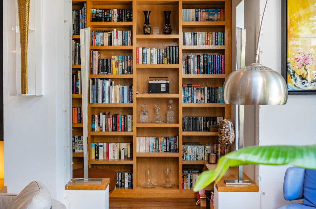 1341163-7-689f330...