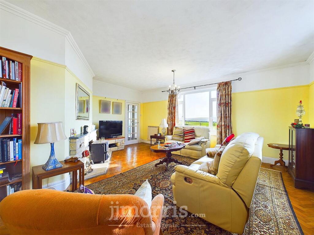 Living/Dining Room
