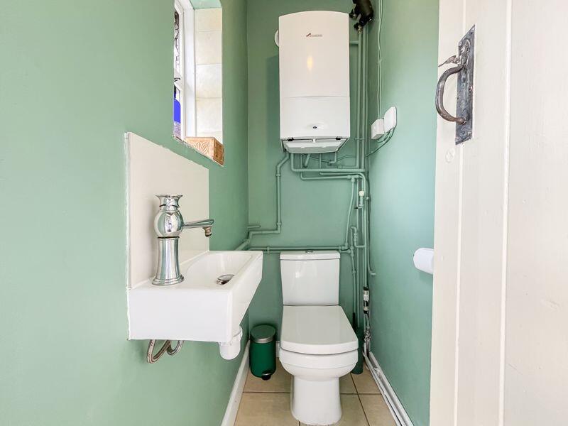 GROUND FLOOR WC