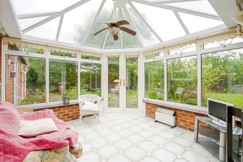 10 Helwys Place, Kidlington, Oxfordshire, OX5 2XU