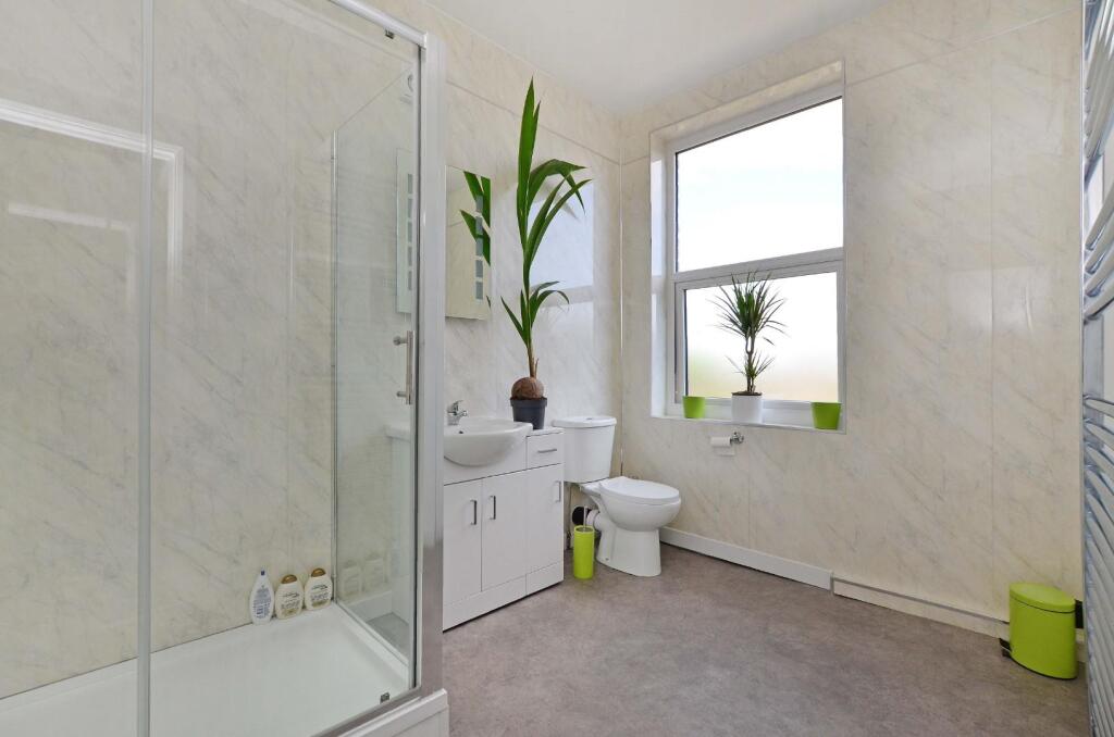 130 Howard Rd, shower room 1.JPG