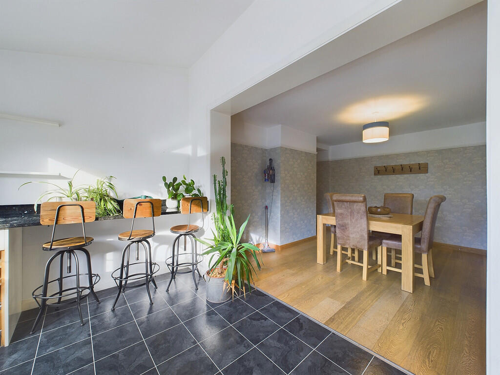 Breakfast Area to...