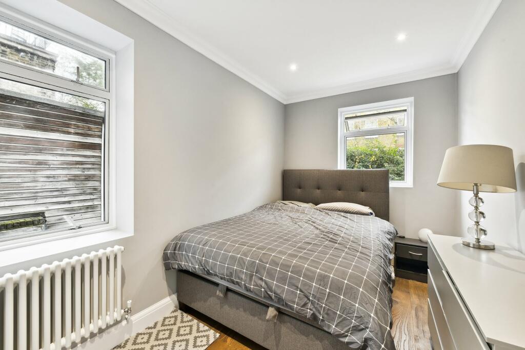 B, 22 Gunter Grove (