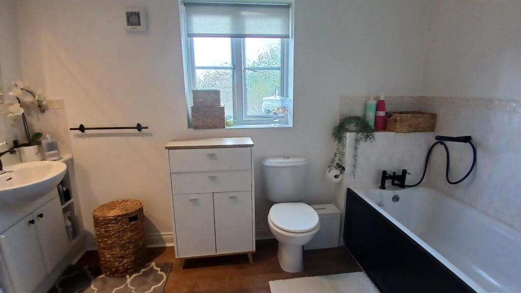 En Suite Master  1.jpg