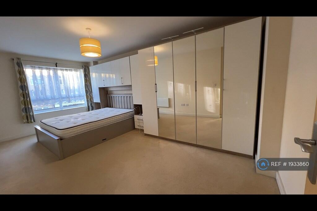 Bedroom 1 Master