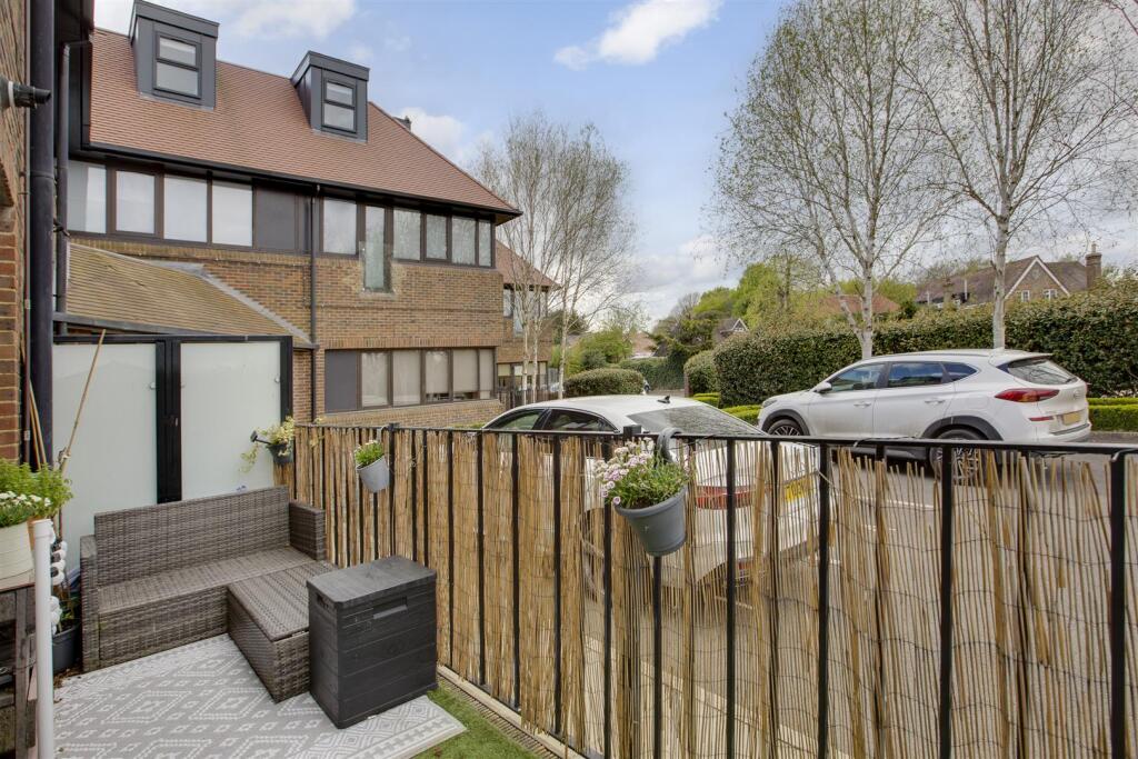 Flat 2 Swilley Gardens, Oxford Road, HP14 3NZ-9.jp