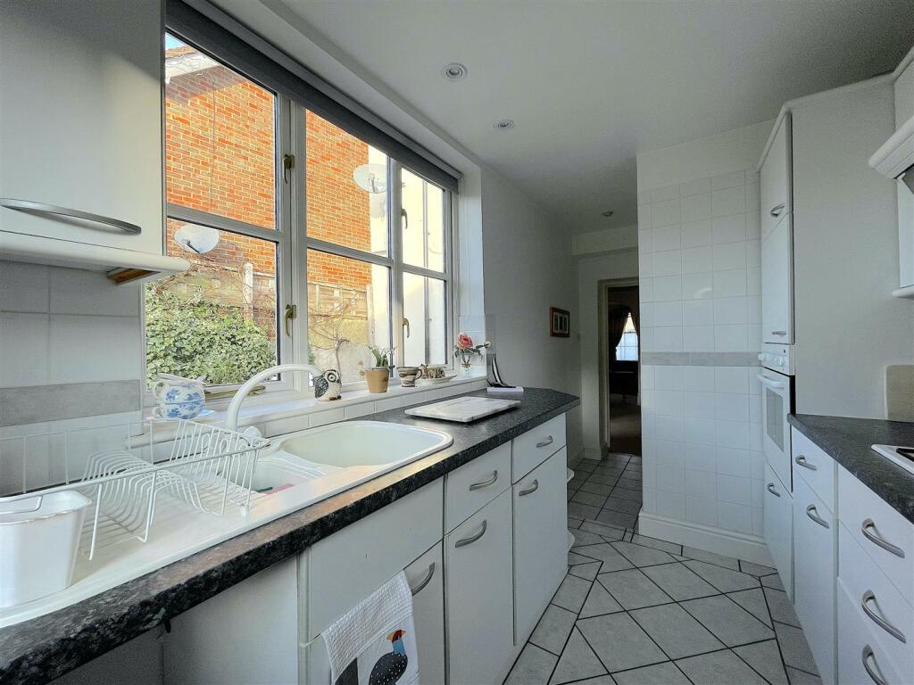 Kitchen (2).jpeg