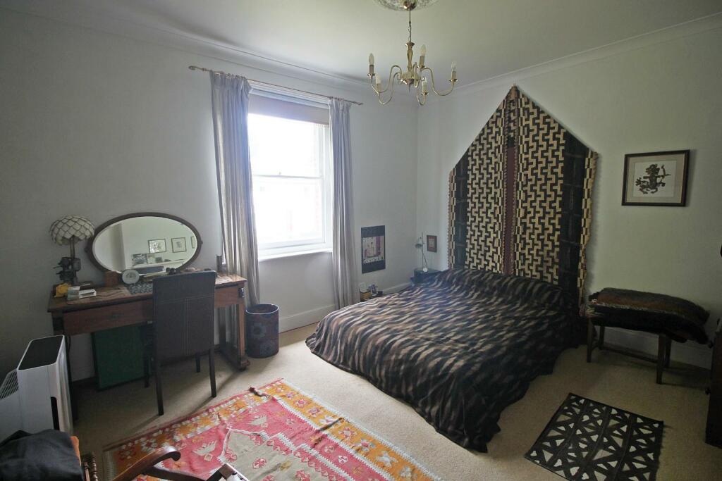 Bed 4.JPG