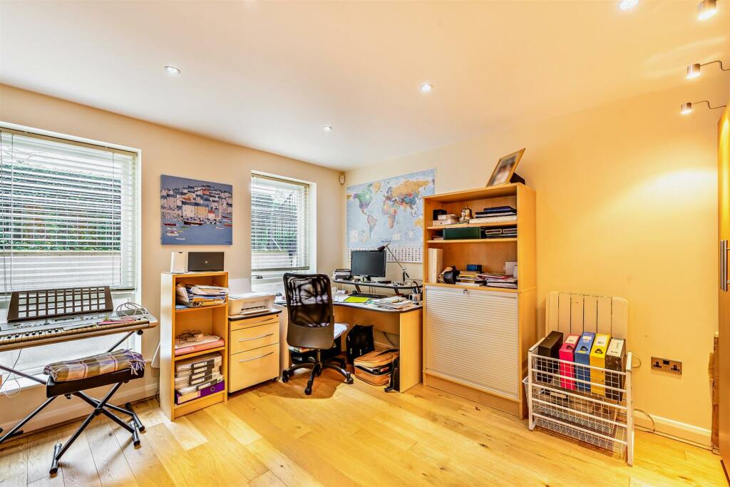 8580738-interior06v2-800.jpg
