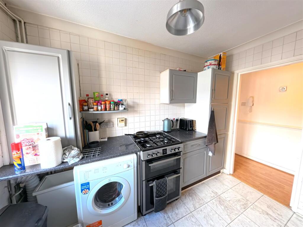 kitchen2 .jpg