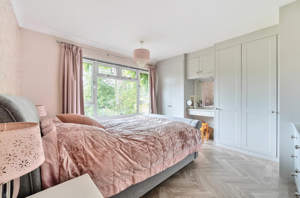 1305290-29-6846d5...