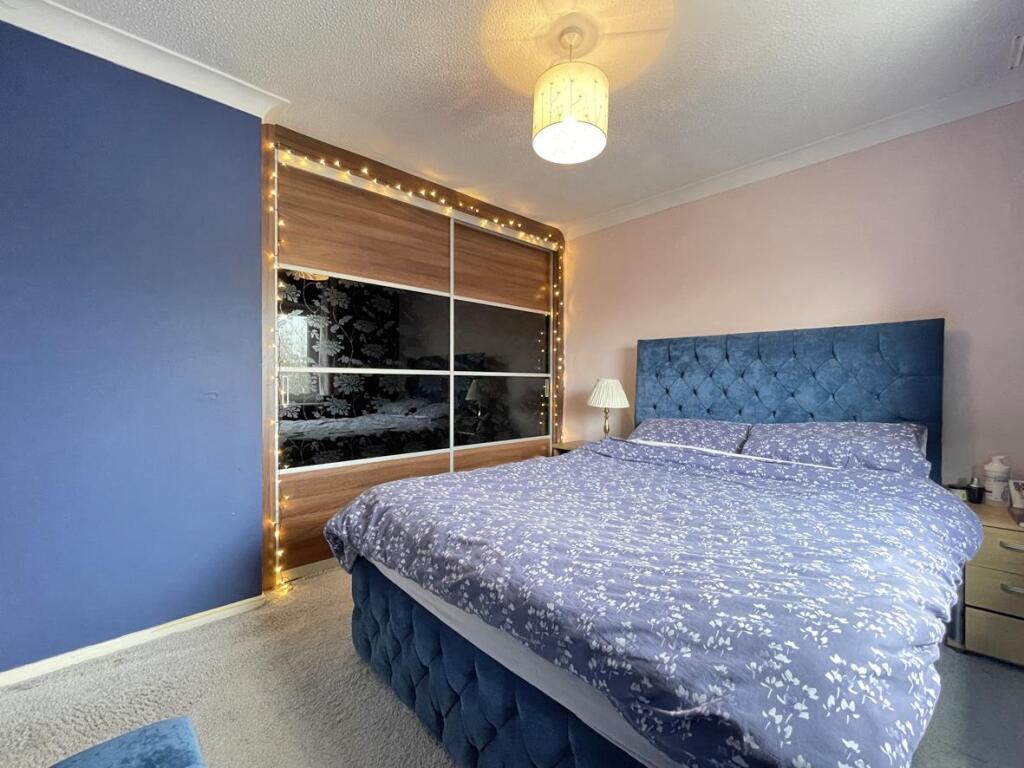 Bourne Close 24 - Bed 1.jpg