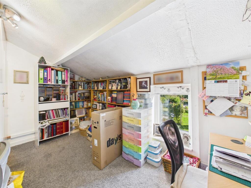 Bedroom: